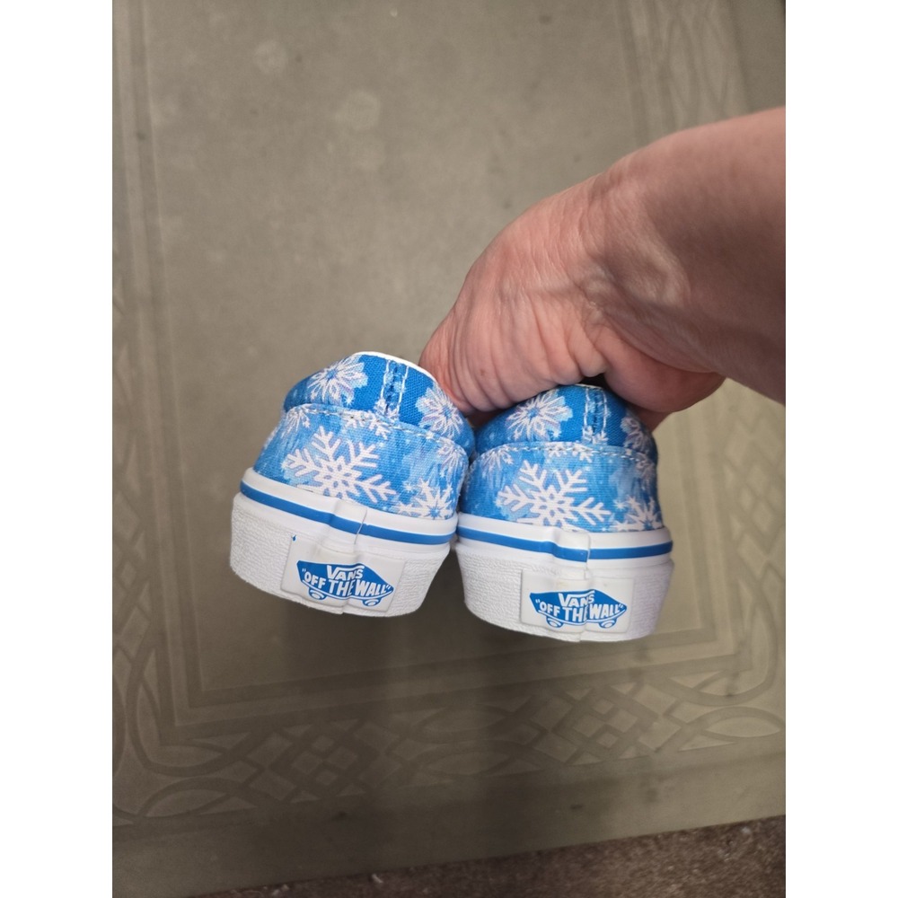 Vans Girl's Snowflake Classic Slip On Sneakers Size 1 Brand NEW - Picture 2 of 5